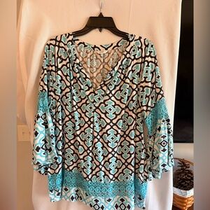 crown & ivy Turquoise Black and White Geometric V-Neck Tunic